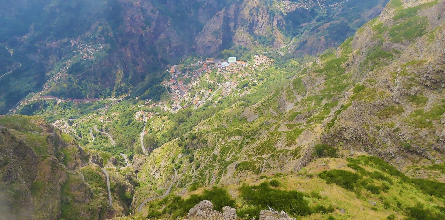 Nuns & Valleys – Curral das Freiras Pico Areeiro